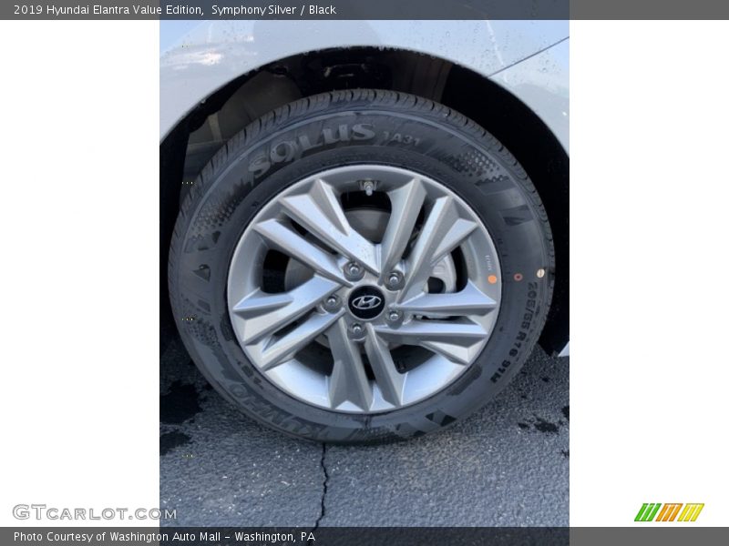 Symphony Silver / Black 2019 Hyundai Elantra Value Edition