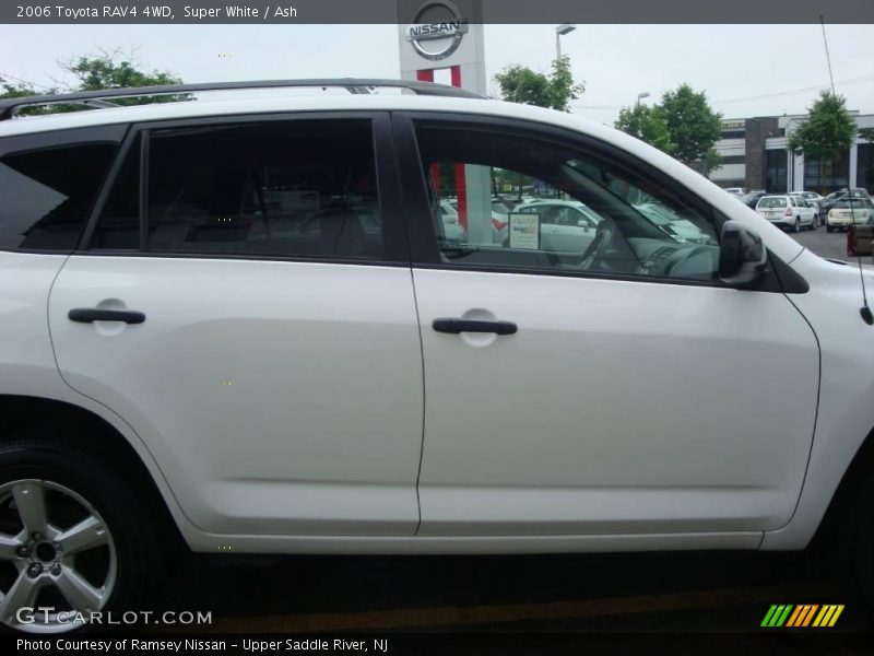 Super White / Ash 2006 Toyota RAV4 4WD