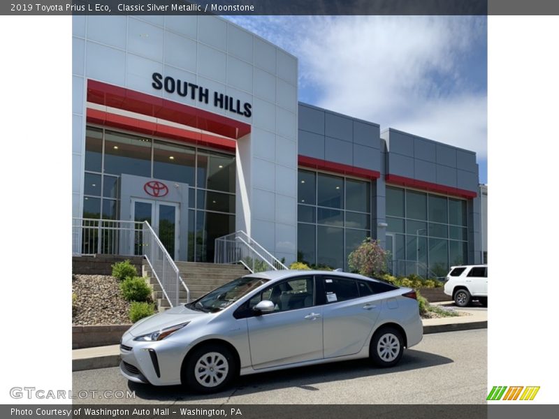 Classic Silver Metallic / Moonstone 2019 Toyota Prius L Eco
