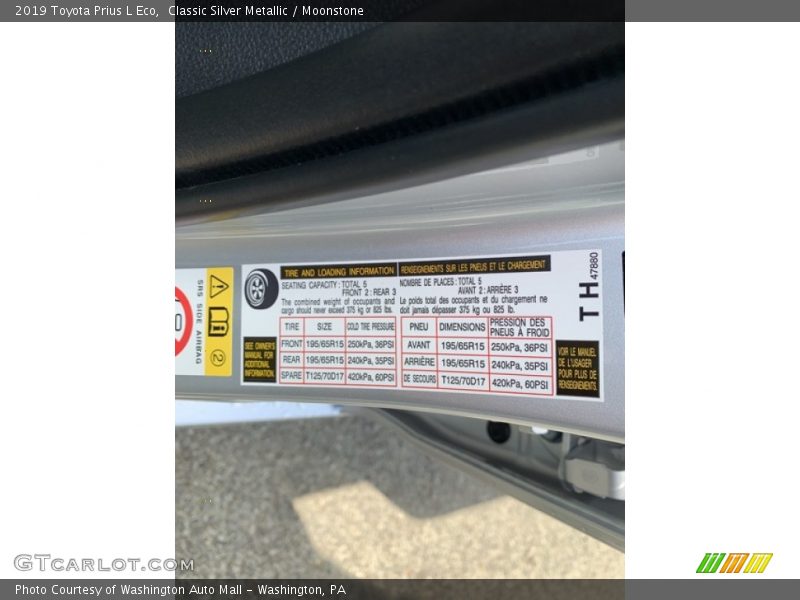 Classic Silver Metallic / Moonstone 2019 Toyota Prius L Eco