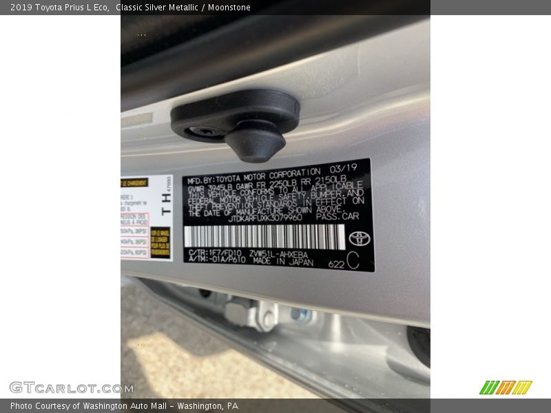 Classic Silver Metallic / Moonstone 2019 Toyota Prius L Eco