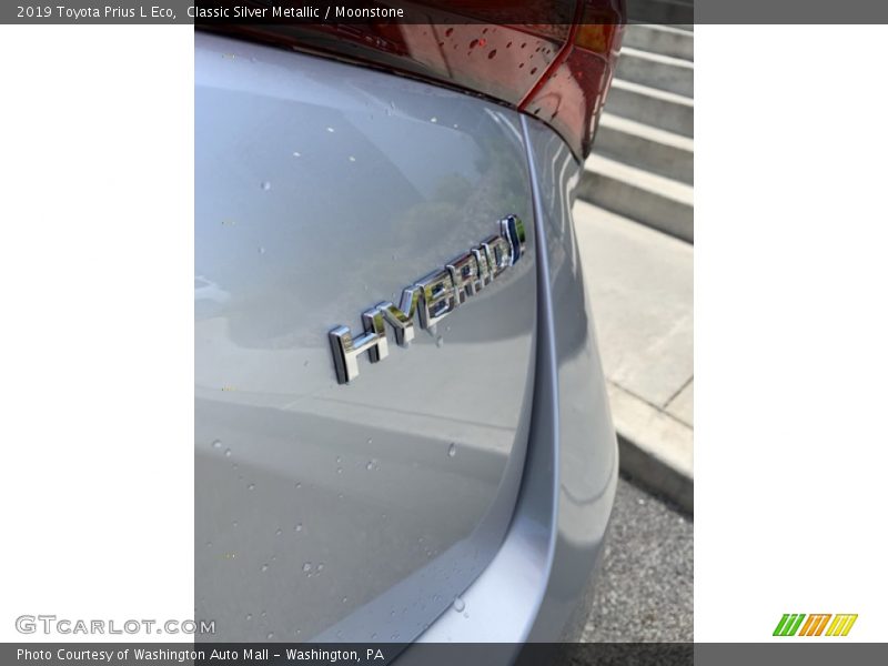 Classic Silver Metallic / Moonstone 2019 Toyota Prius L Eco