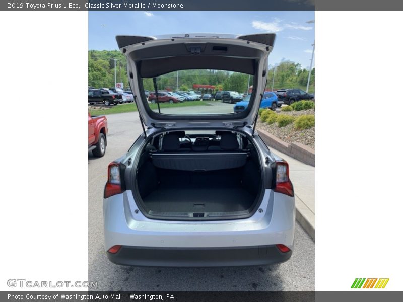 Classic Silver Metallic / Moonstone 2019 Toyota Prius L Eco