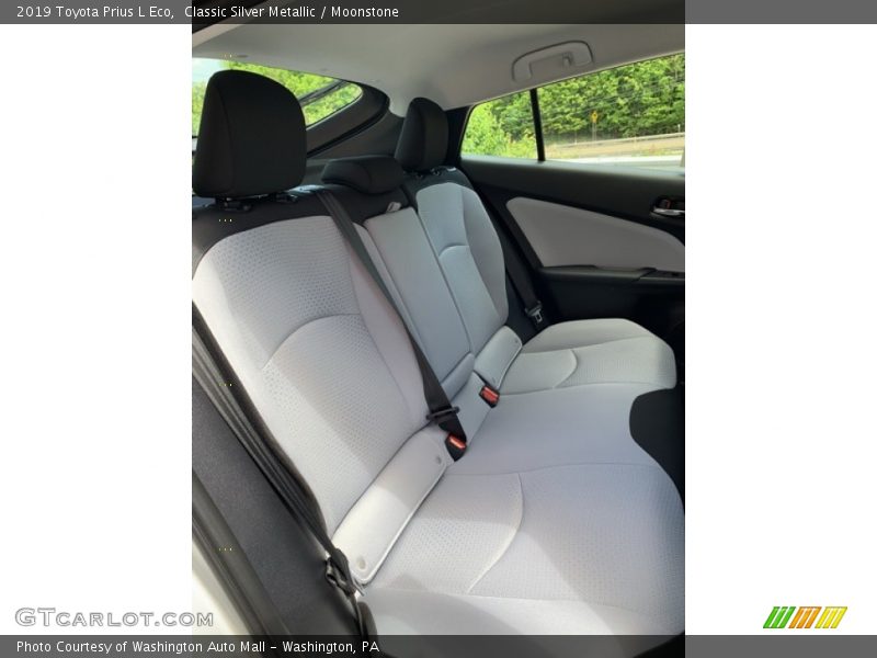 Classic Silver Metallic / Moonstone 2019 Toyota Prius L Eco