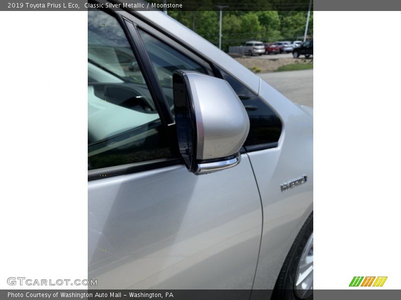 Classic Silver Metallic / Moonstone 2019 Toyota Prius L Eco