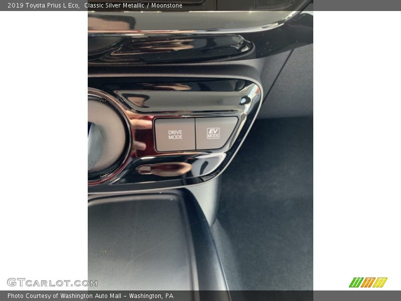 Classic Silver Metallic / Moonstone 2019 Toyota Prius L Eco