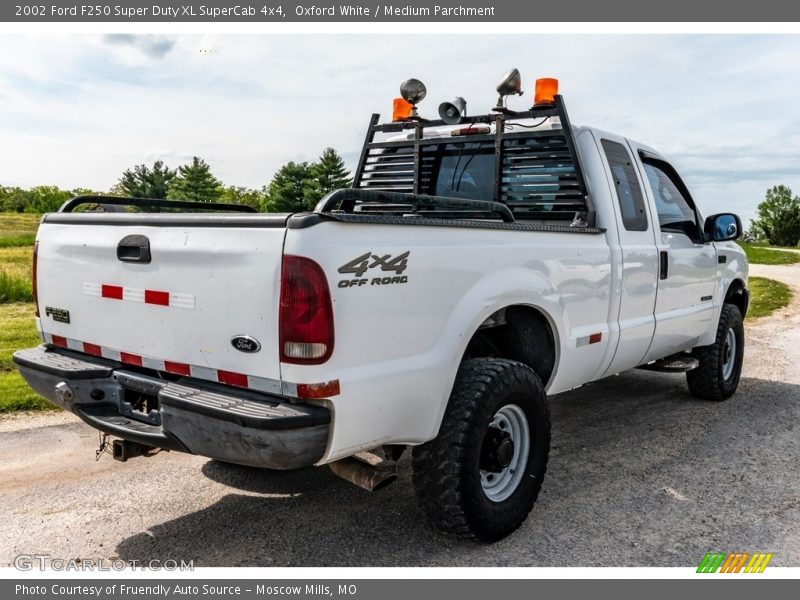 Oxford White / Medium Parchment 2002 Ford F250 Super Duty XL SuperCab 4x4