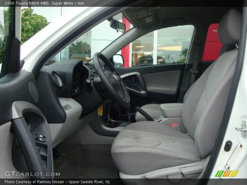 Super White / Ash 2006 Toyota RAV4 4WD