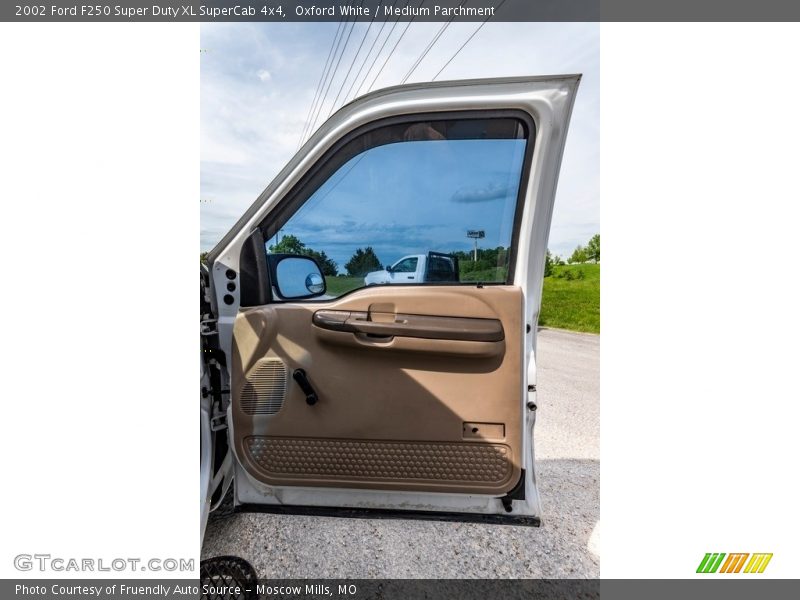 Oxford White / Medium Parchment 2002 Ford F250 Super Duty XL SuperCab 4x4