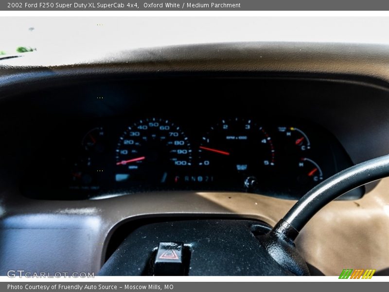 Oxford White / Medium Parchment 2002 Ford F250 Super Duty XL SuperCab 4x4