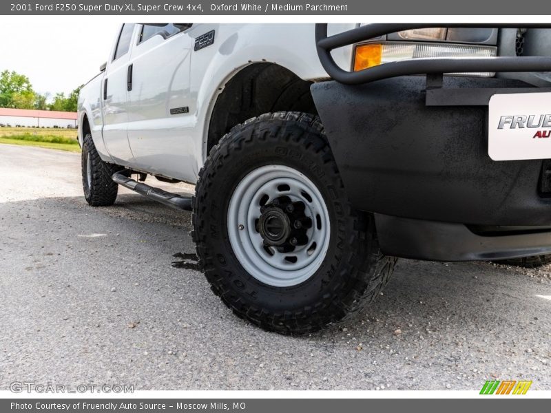 Oxford White / Medium Parchment 2001 Ford F250 Super Duty XL Super Crew 4x4