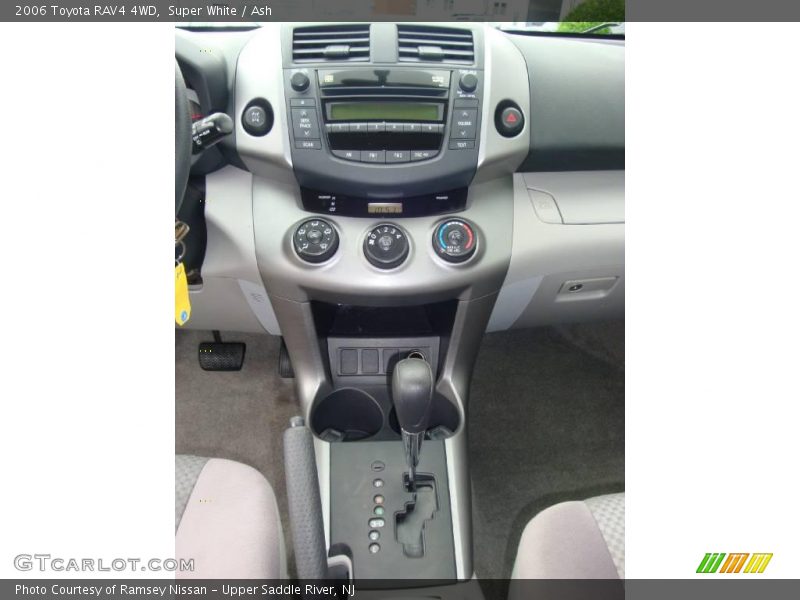 Super White / Ash 2006 Toyota RAV4 4WD