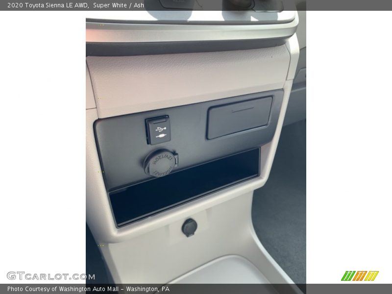 Super White / Ash 2020 Toyota Sienna LE AWD