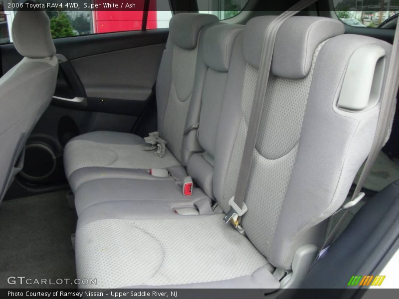 Super White / Ash 2006 Toyota RAV4 4WD