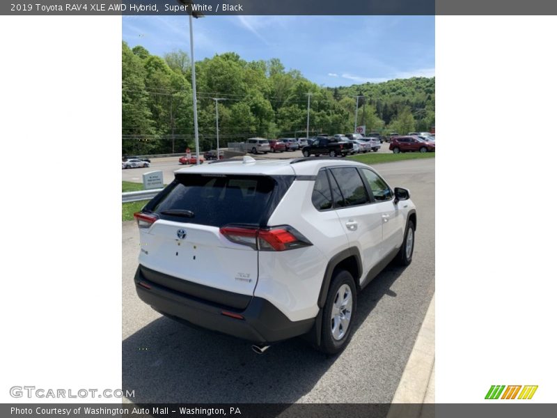 Super White / Black 2019 Toyota RAV4 XLE AWD Hybrid