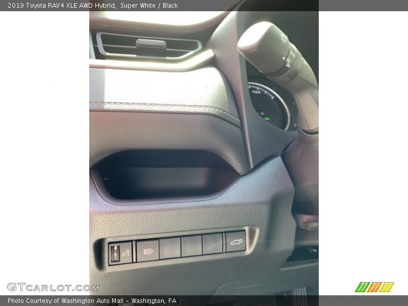 Super White / Black 2019 Toyota RAV4 XLE AWD Hybrid