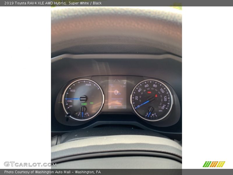 Super White / Black 2019 Toyota RAV4 XLE AWD Hybrid