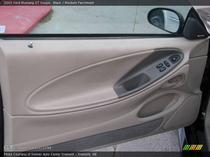 Black / Medium Parchment 2003 Ford Mustang GT Coupe