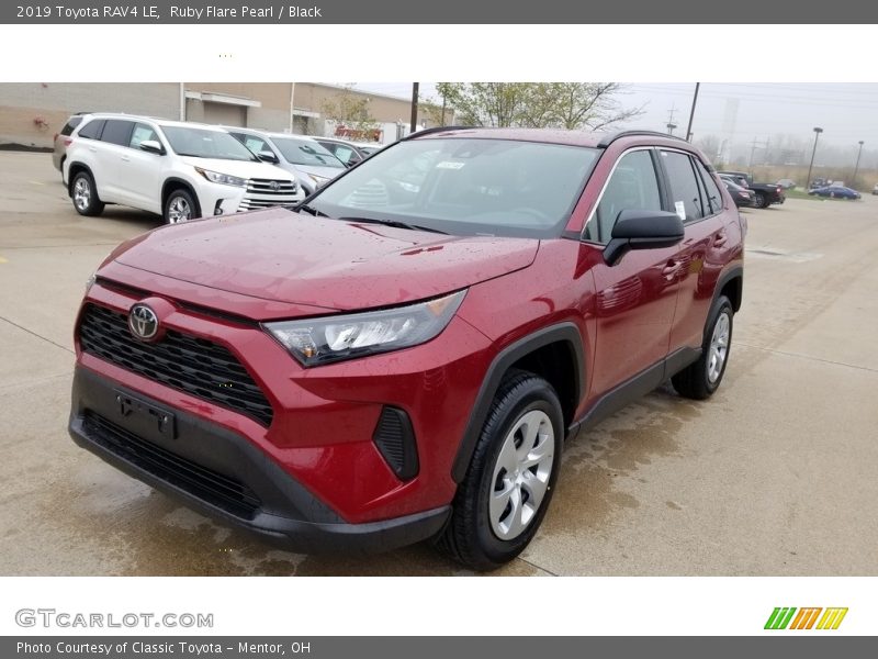 Ruby Flare Pearl / Black 2019 Toyota RAV4 LE