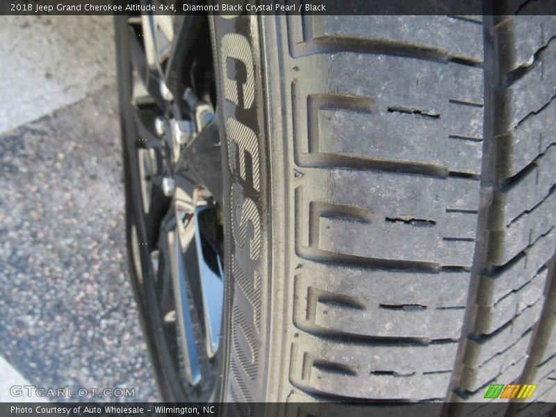 Diamond Black Crystal Pearl / Black 2018 Jeep Grand Cherokee Altitude 4x4