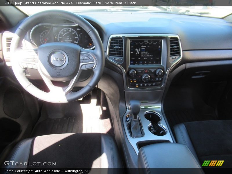 Diamond Black Crystal Pearl / Black 2018 Jeep Grand Cherokee Altitude 4x4