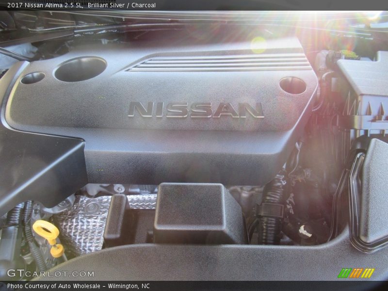 Brilliant Silver / Charcoal 2017 Nissan Altima 2.5 SL