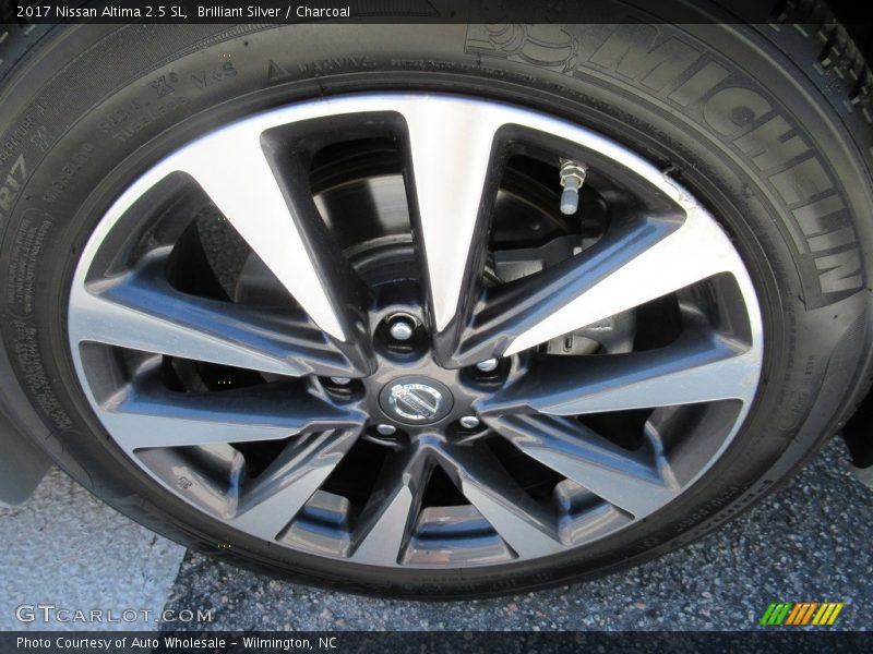 Brilliant Silver / Charcoal 2017 Nissan Altima 2.5 SL