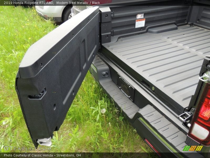 Modern Steel Metallic / Black 2019 Honda Ridgeline RTL AWD