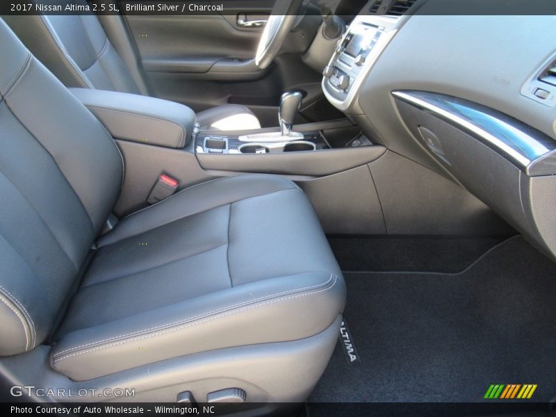 Brilliant Silver / Charcoal 2017 Nissan Altima 2.5 SL
