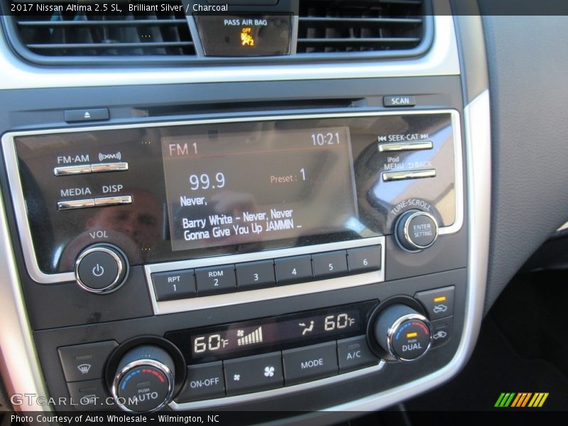 Brilliant Silver / Charcoal 2017 Nissan Altima 2.5 SL