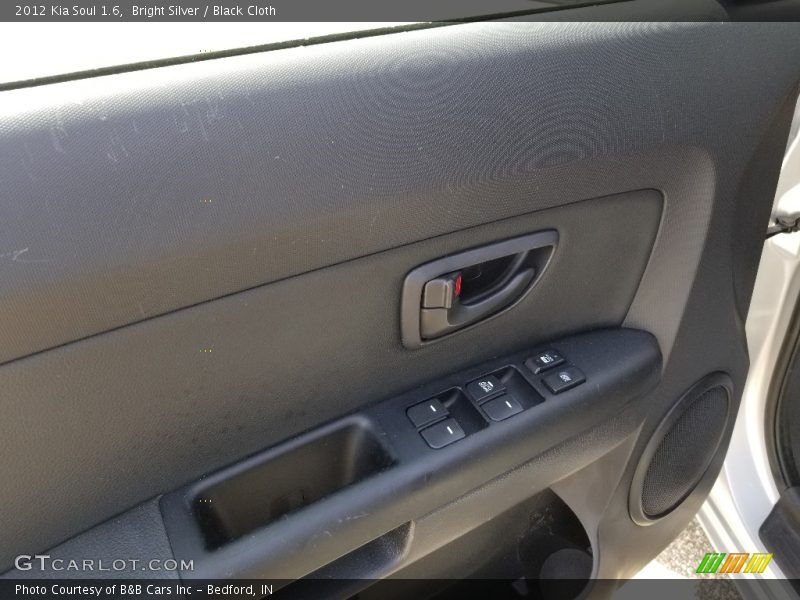 Bright Silver / Black Cloth 2012 Kia Soul 1.6