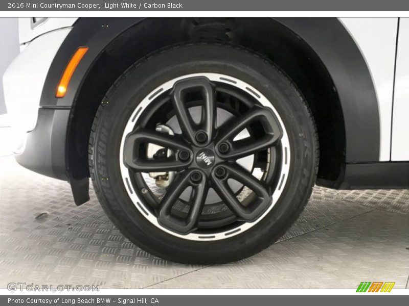 Light White / Carbon Black 2016 Mini Countryman Cooper