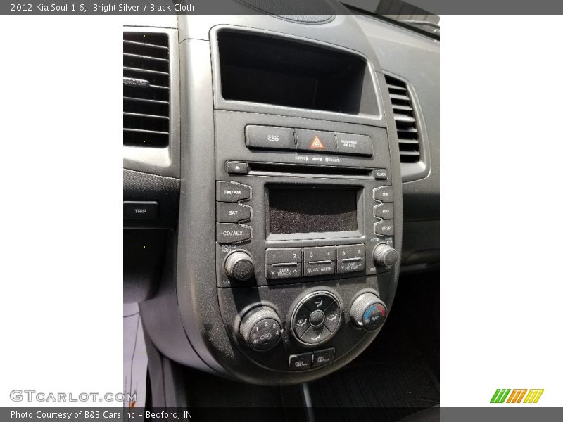 Bright Silver / Black Cloth 2012 Kia Soul 1.6