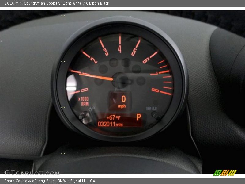 Light White / Carbon Black 2016 Mini Countryman Cooper