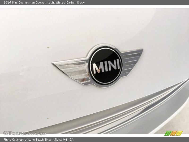 Light White / Carbon Black 2016 Mini Countryman Cooper