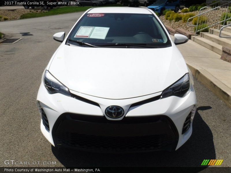 Super White / Black 2017 Toyota Corolla SE