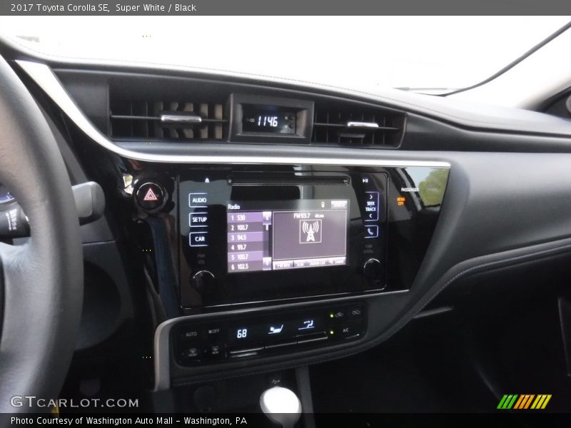 Super White / Black 2017 Toyota Corolla SE