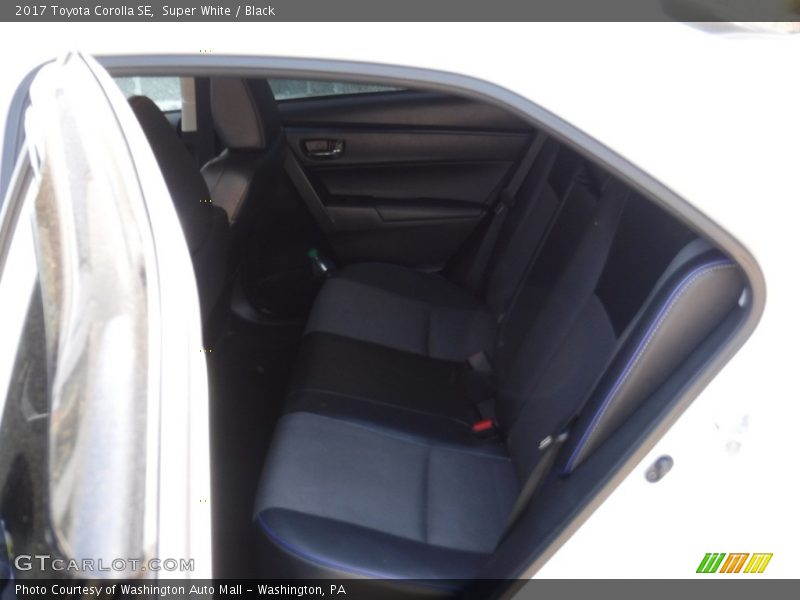 Super White / Black 2017 Toyota Corolla SE