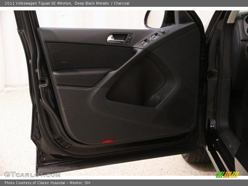 Deep Black Metallic / Charcoal 2011 Volkswagen Tiguan SE 4Motion