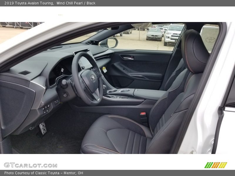 Wind Chill Pearl / Black 2019 Toyota Avalon Touring