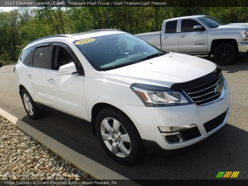 Iridescent Pearl Tricoat / Dark Titanium/Light Titanium 2017 Chevrolet Traverse LT AWD