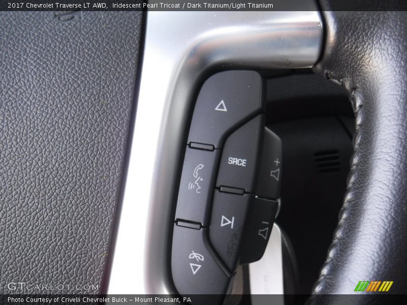 Iridescent Pearl Tricoat / Dark Titanium/Light Titanium 2017 Chevrolet Traverse LT AWD