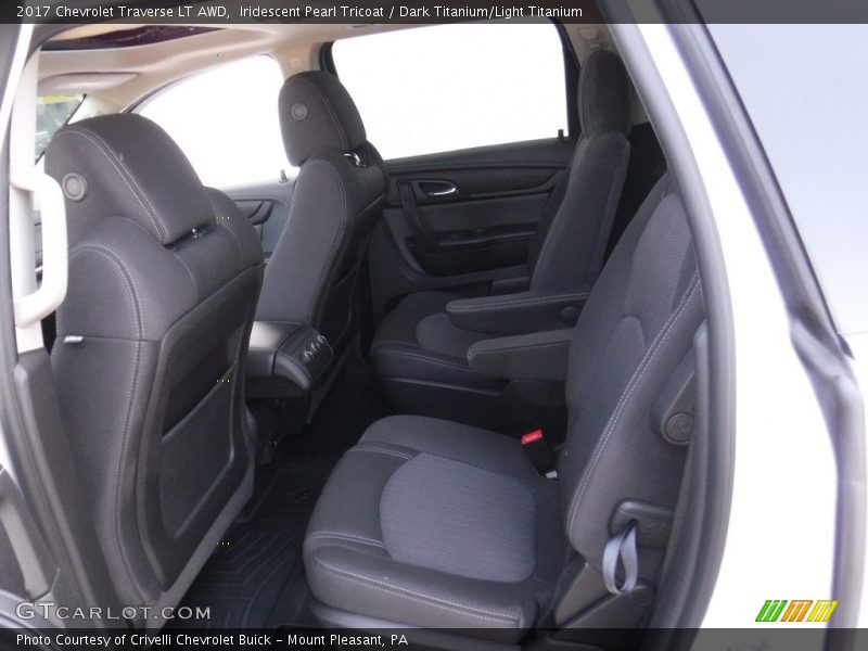 Iridescent Pearl Tricoat / Dark Titanium/Light Titanium 2017 Chevrolet Traverse LT AWD