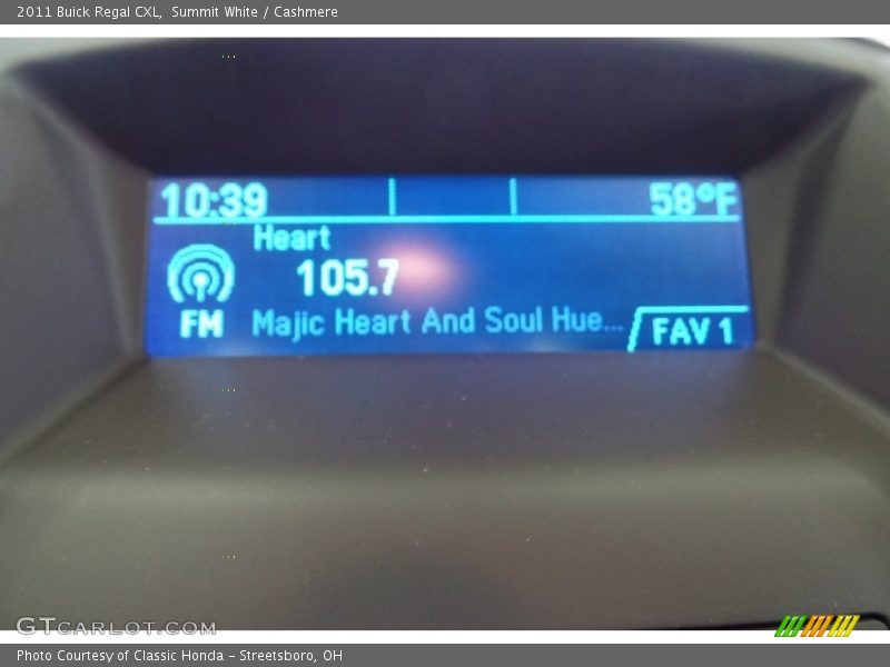 Summit White / Cashmere 2011 Buick Regal CXL