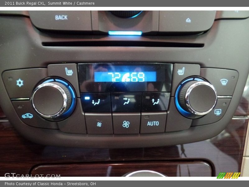 Summit White / Cashmere 2011 Buick Regal CXL