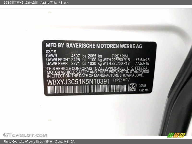 Alpine White / Black 2019 BMW X2 sDrive28i