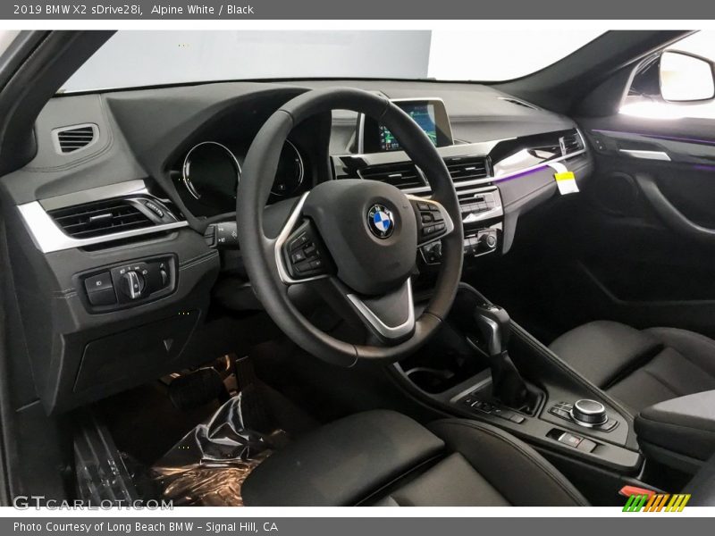 Alpine White / Black 2019 BMW X2 sDrive28i