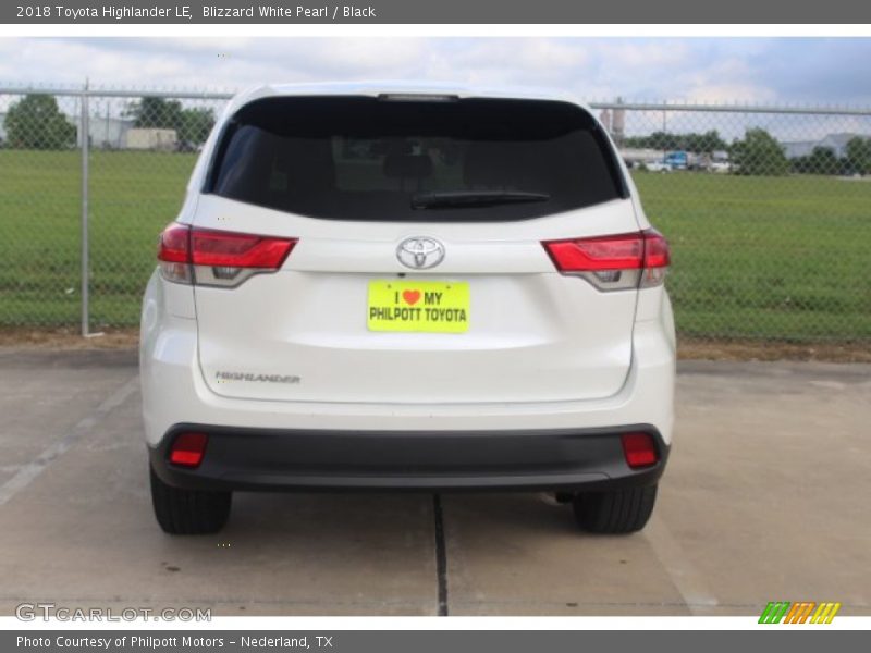 Blizzard White Pearl / Black 2018 Toyota Highlander LE