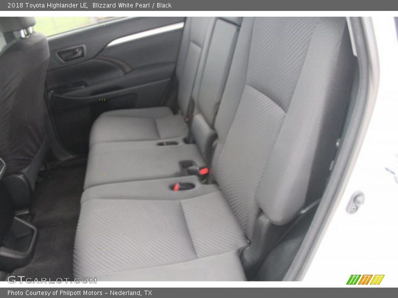 Blizzard White Pearl / Black 2018 Toyota Highlander LE