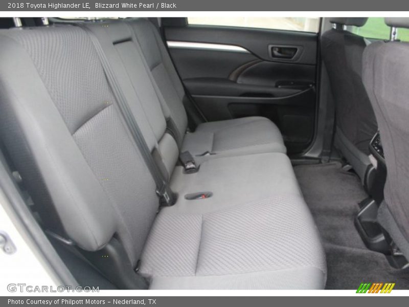 Blizzard White Pearl / Black 2018 Toyota Highlander LE